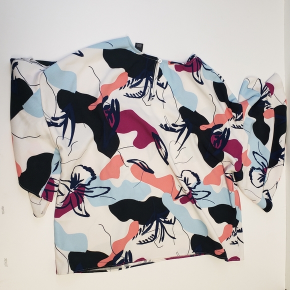 Halogen abstract floral ruffle sleeve top - Picture 3 of 7